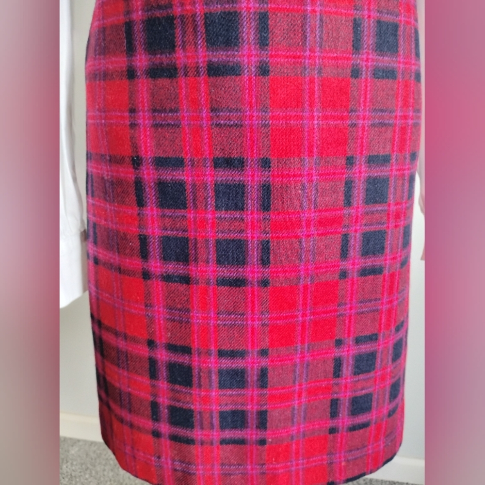 Talbots Wool Blend Plaid Pencil Skirt Red Pink Blue Plaid Holiday Colorful Sz 16 - Picture 3 of 16